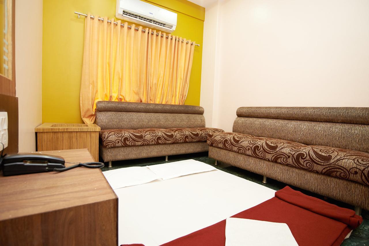 Hotel Three G Ширді Екстер'єр фото
