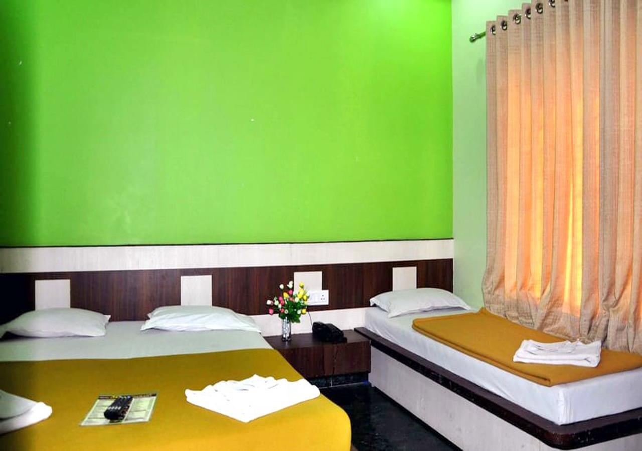 Hotel Three G Ширді Екстер'єр фото