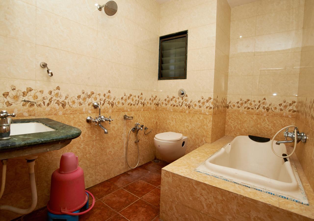 Hotel Three G Ширді Екстер'єр фото